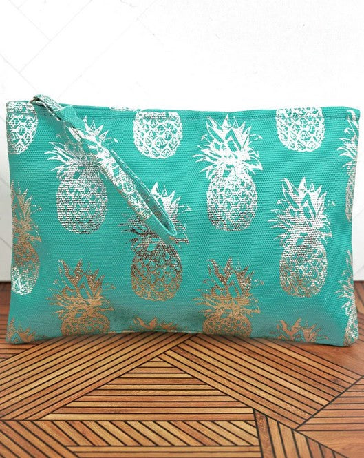 SILVER PINEAPPLE WRISTLET POUCH